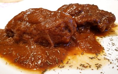CARRILLERAS DE CERDO AL VINO TINTO EN OLLA LENTA