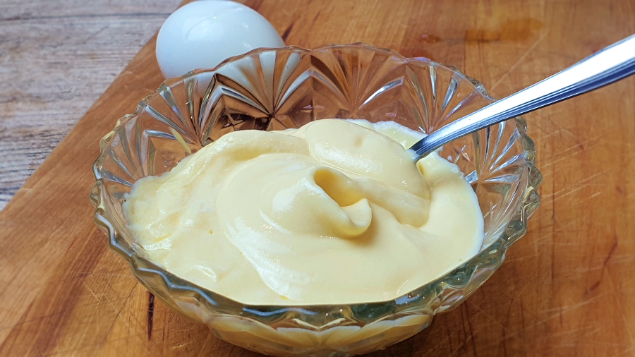 mayonesa fit con huevo cocido