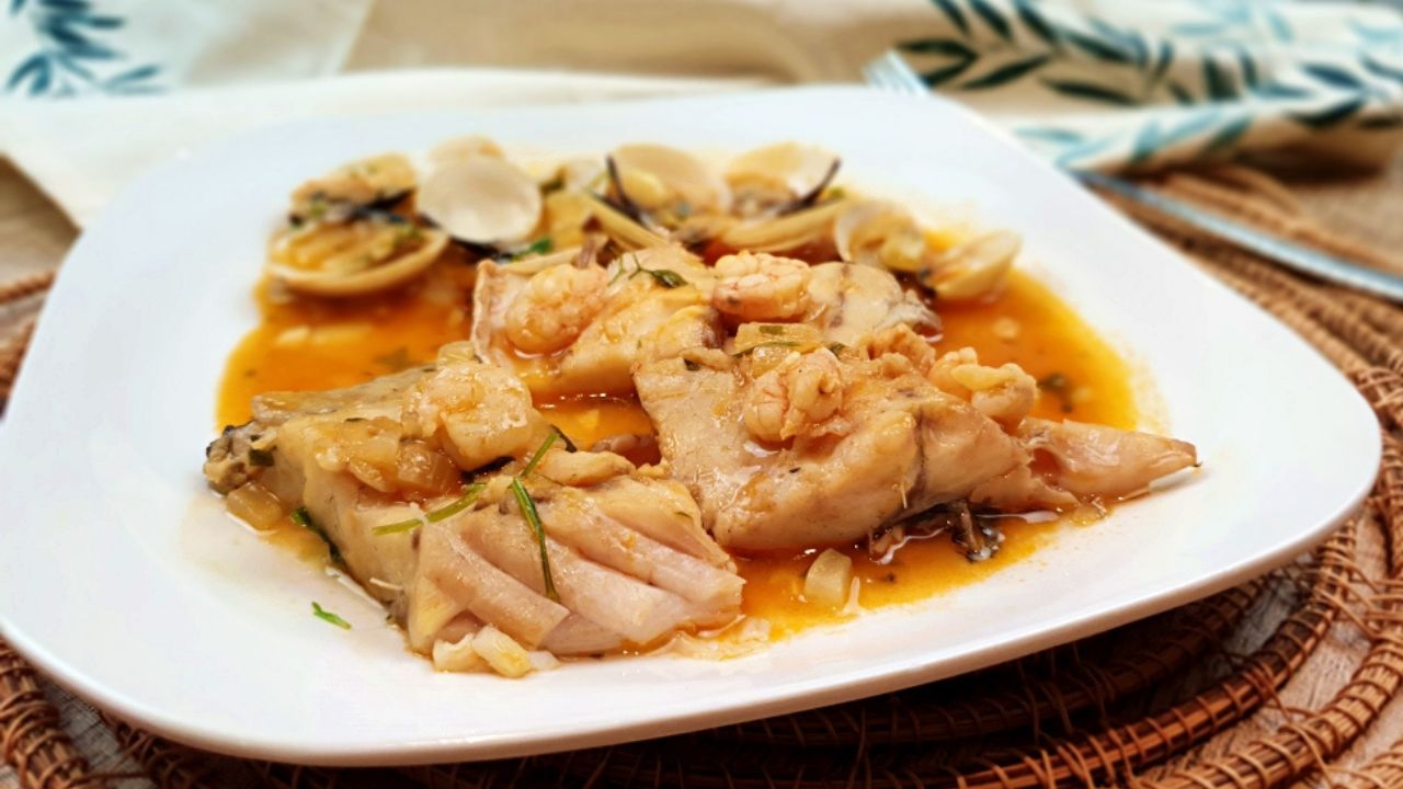 CORVINA EN SALSA MARINERA EN MI SALSA RECETAS F CILES